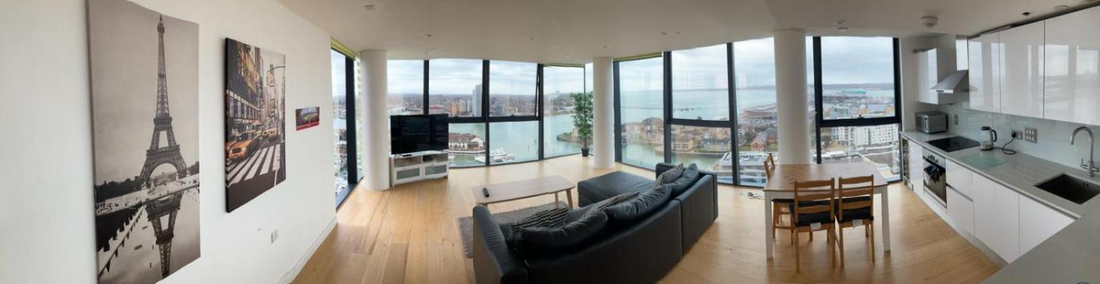 Stunning 3-bed 3-bath In Apartment Southampton