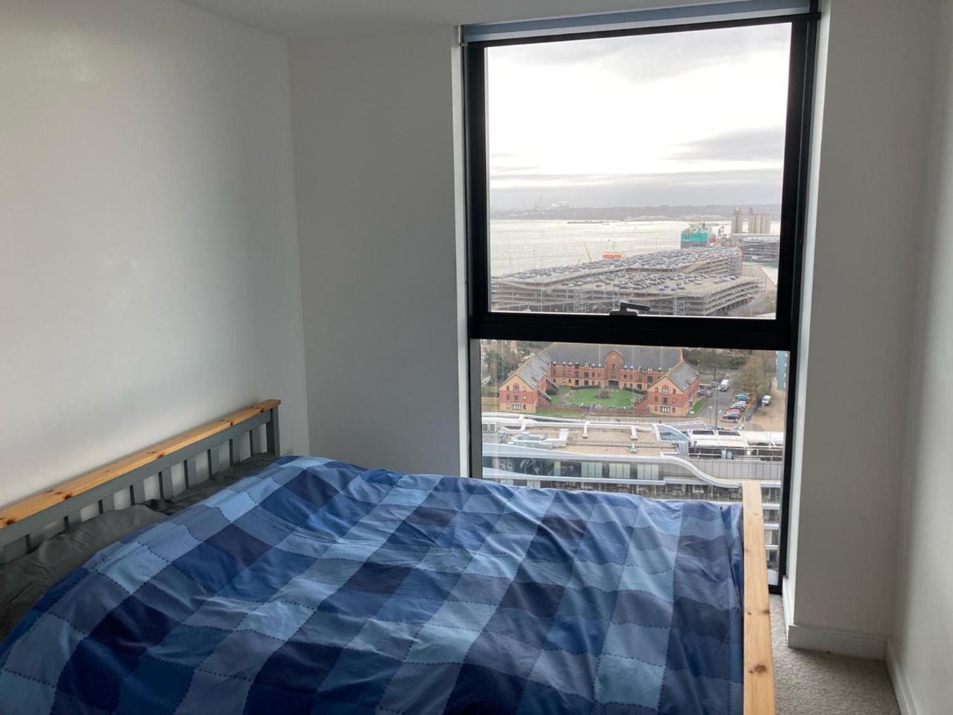 Apartment Stunning 3-bed 3-bath In *
