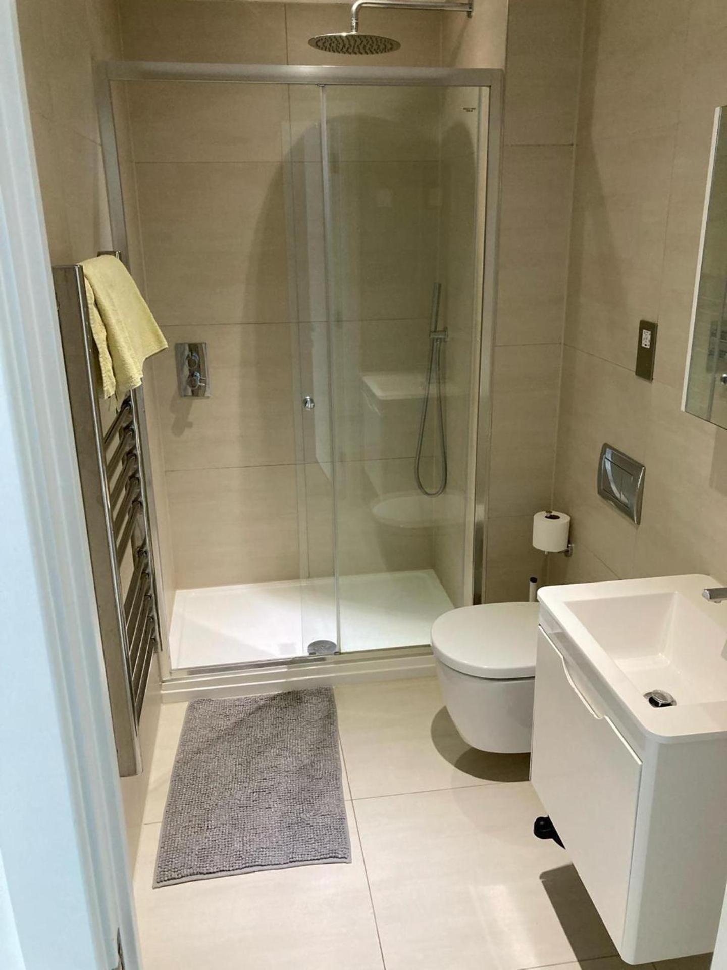 Apartment Stunning 3-bed 3-bath In *